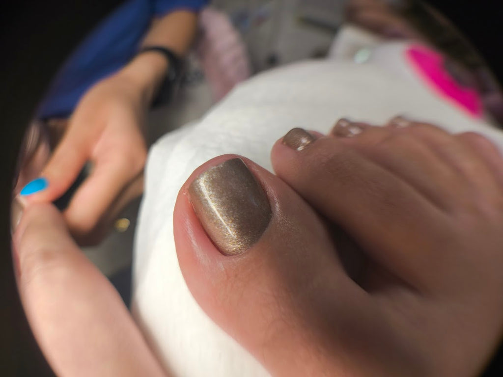 Pedichiura cu oja semipermanenta/clasica/medicala/estetica